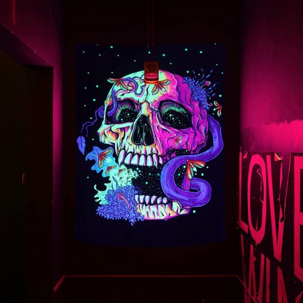 Skull - UV Reactive Tapestry with Wall Hanging Accessories