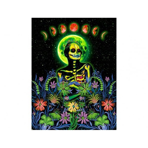 Skull - UV Reactive Tapestry with Wall Hanging Accessories