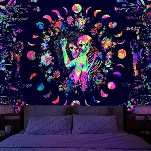 Skull - UV Reactive Tapestry with Wall Hanging Accessories