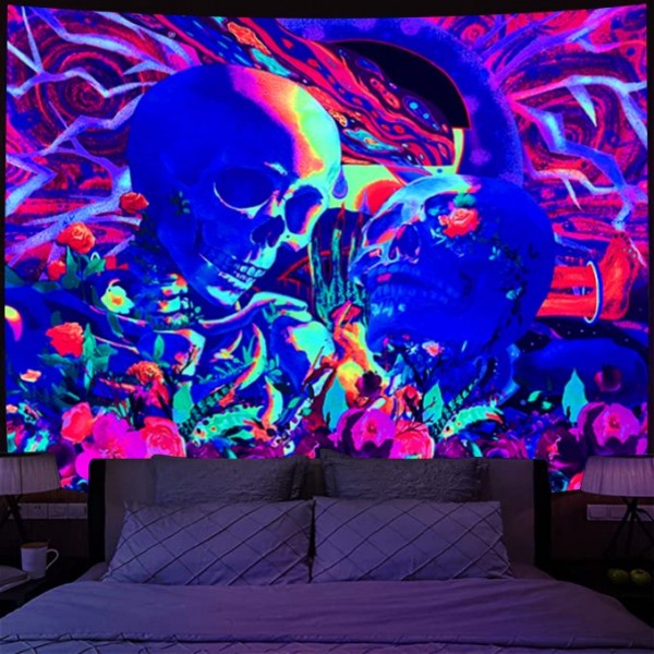 Skull - UV Reactive Tapestry with Wall Hanging Accessories
