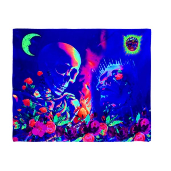 Skull - UV Reactive Tapestry with Wall Hanging Accessories